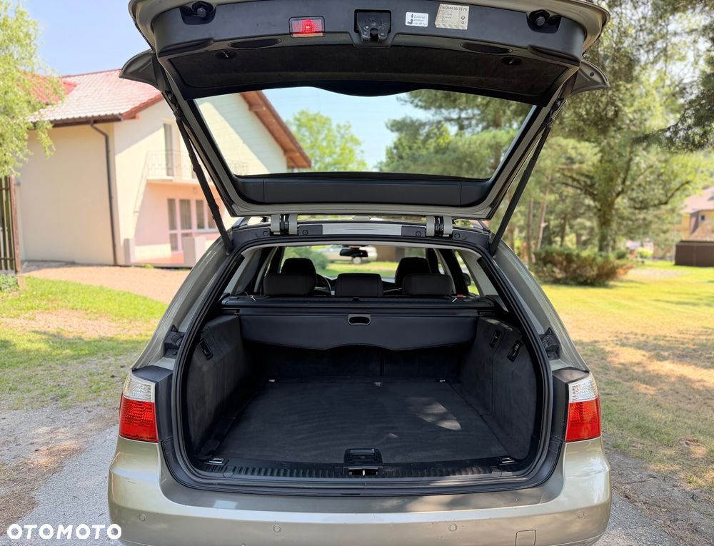 BMW Seria 5 525i - 31