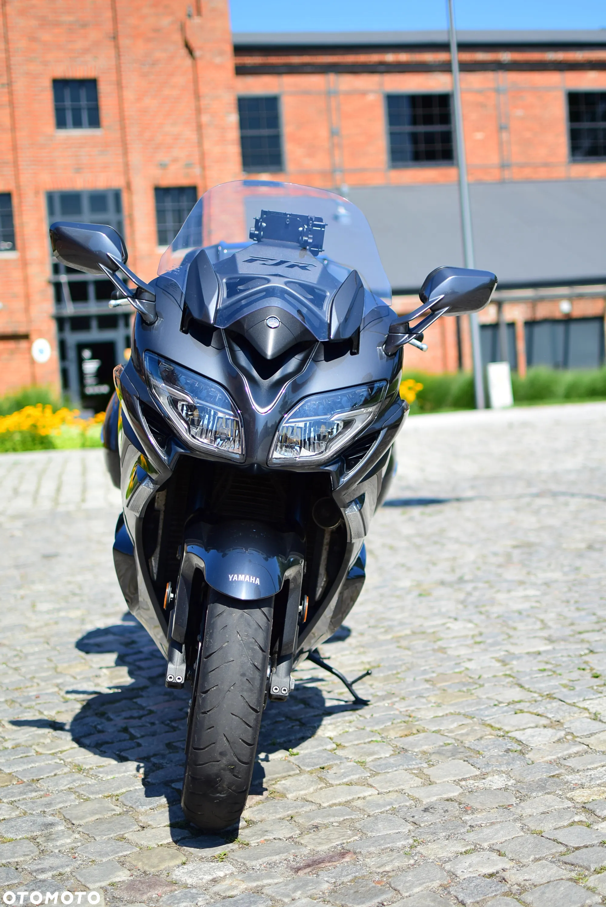 Yamaha FJR - 6