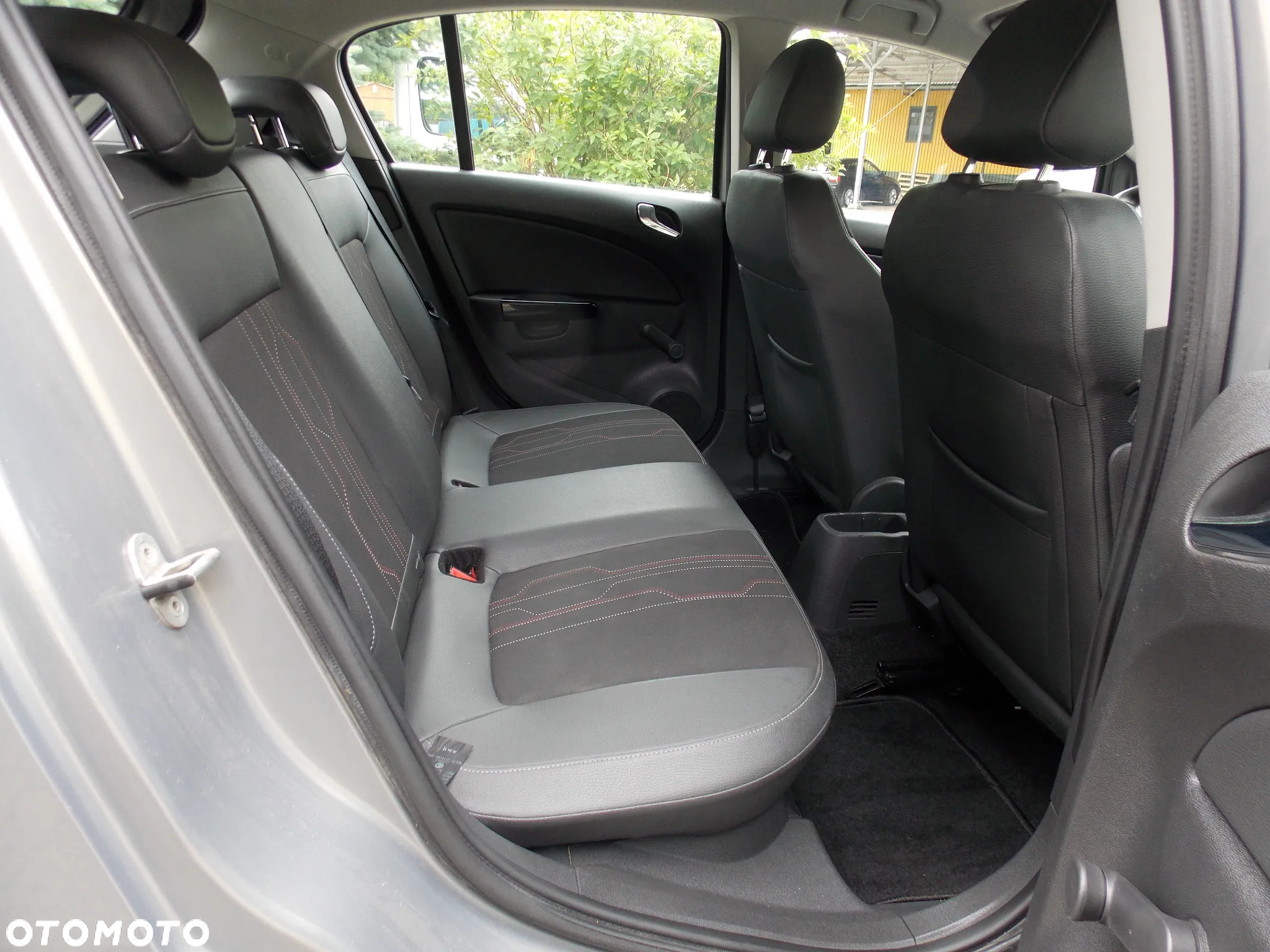 Opel Corsa 1.2 16V Cosmo - 15