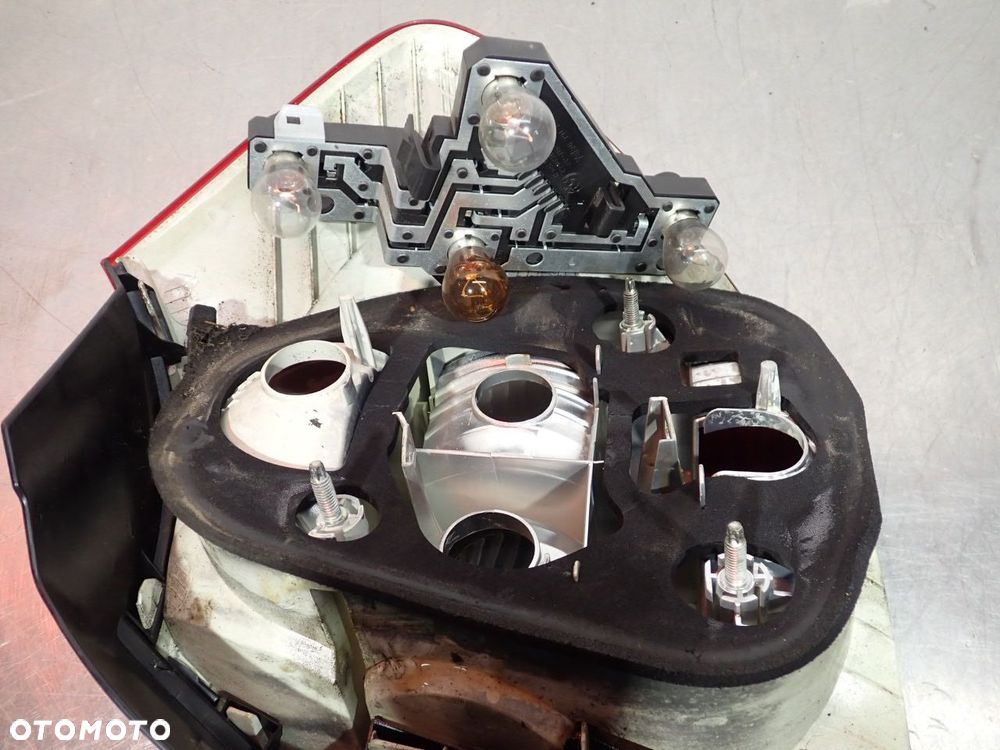 LAMPA LEWA TYLNA BMW E87 - 9