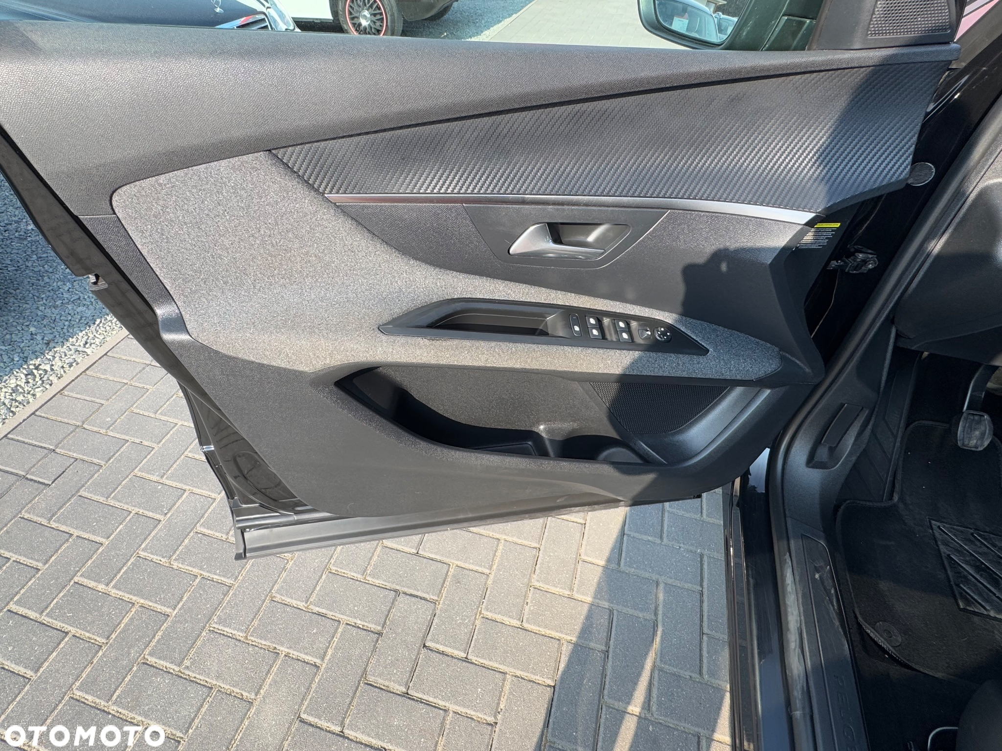 Peugeot 3008 1.6 BlueHDi Active S&S - 11