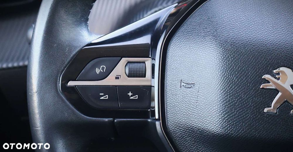 Peugeot 208 - 21