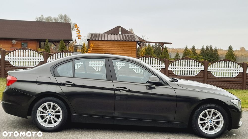 BMW Seria 3 318d - 15