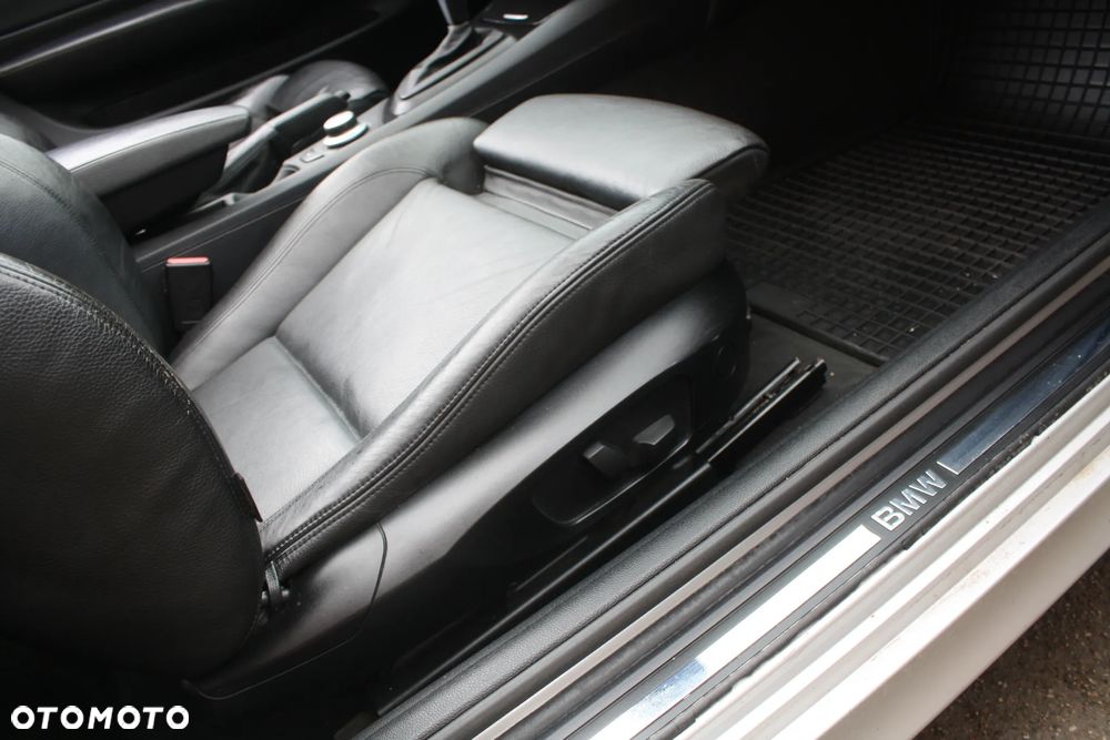 BMW Seria 1 120i Limited Edition Lifestyle mit M Sportpaket - 26