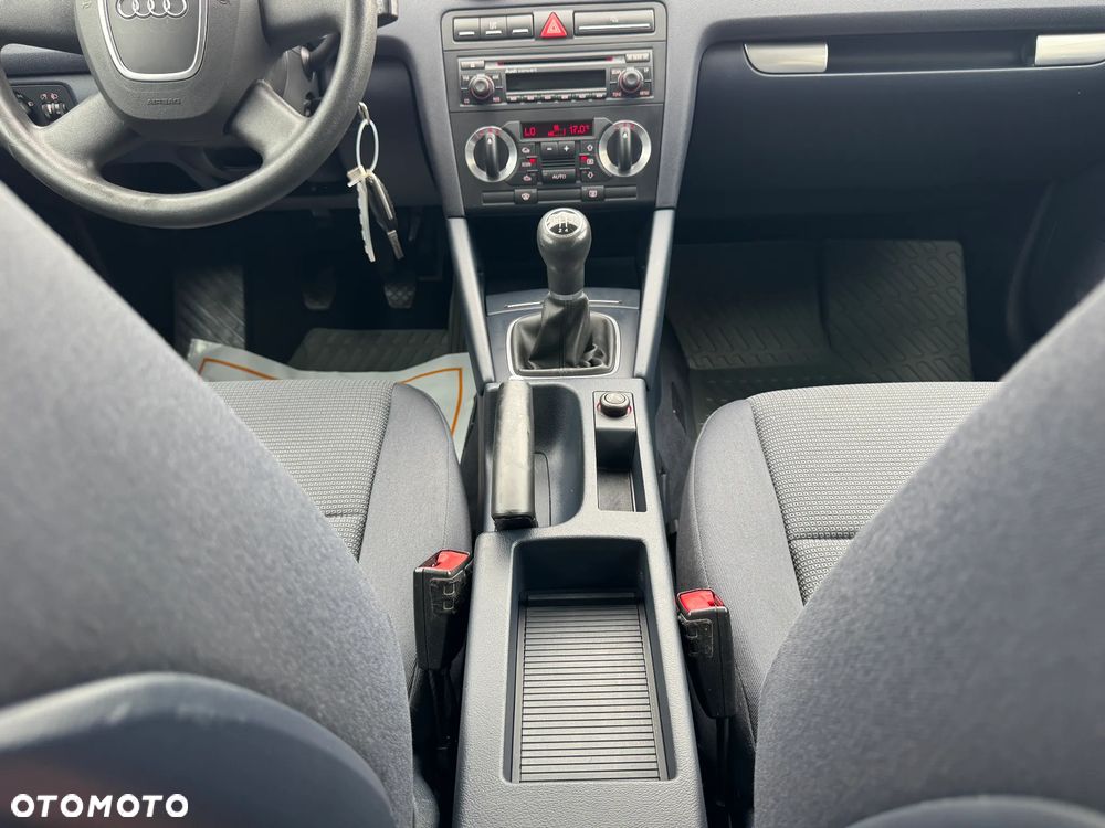 Audi A3 3-drzwiowe 1.6 Ambition - 22