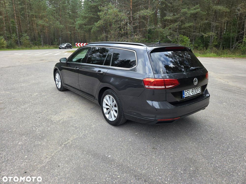 Volkswagen Passat - 4