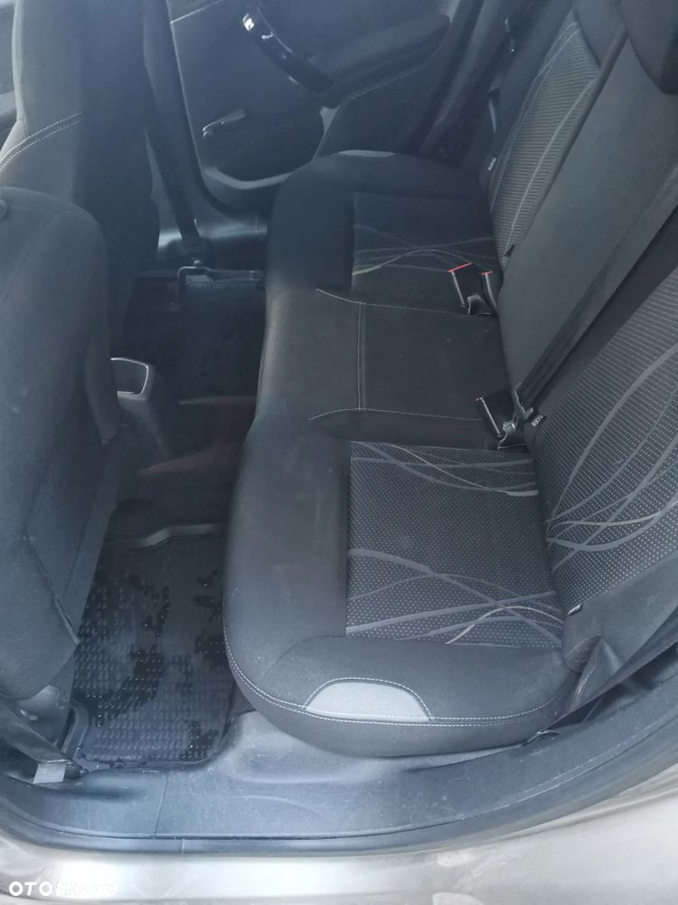 Peugeot 208 - 9