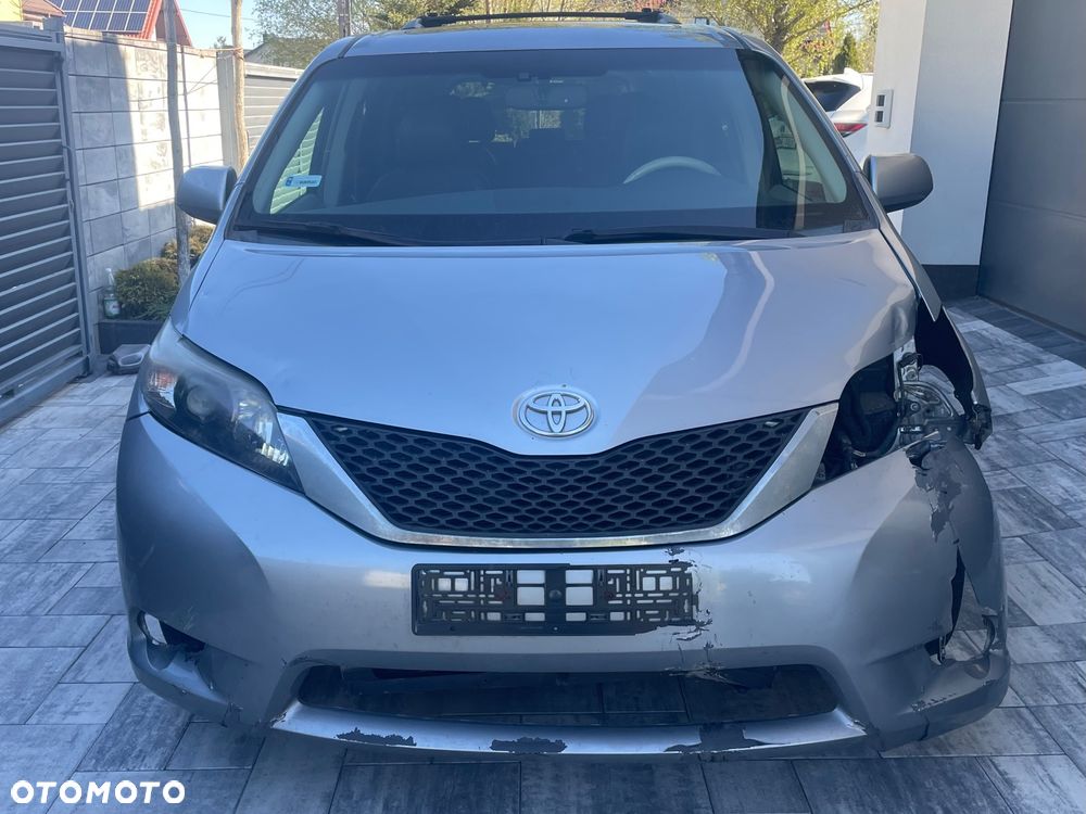 Toyota Sienna 3.5 V6 SE - 2