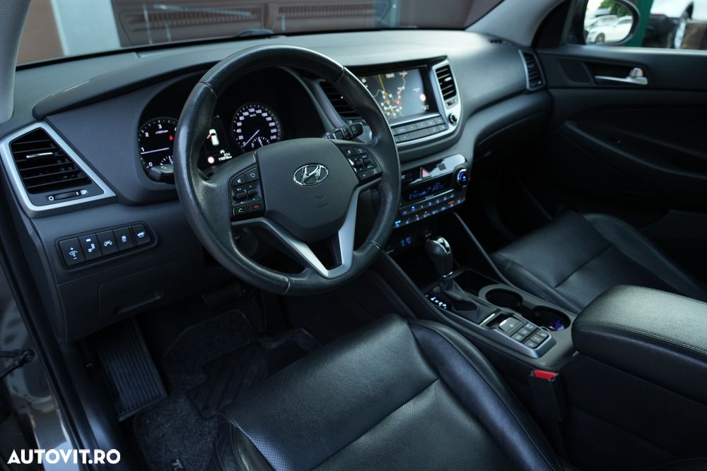 Hyundai Tucson 2.0 CRDI 4WD Automatik Premium - 37