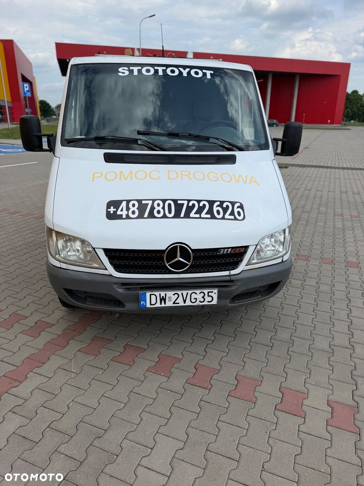 Mercedes-Benz Sprinter - 11