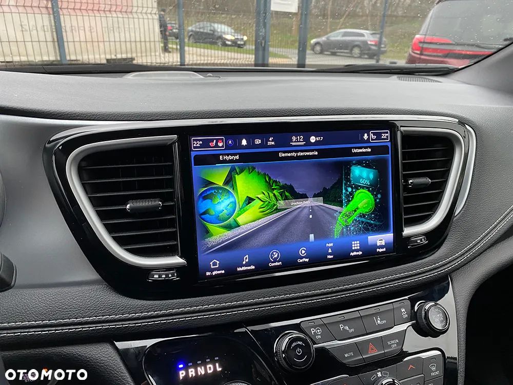 Chrysler Pacifica - 33