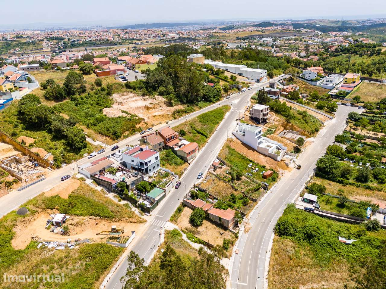 TERRENO URBANO | 450 M² DE CONSTRUÇÃO | FURO | ALMARGEM DO BISPO - Grande imagem: 4/38