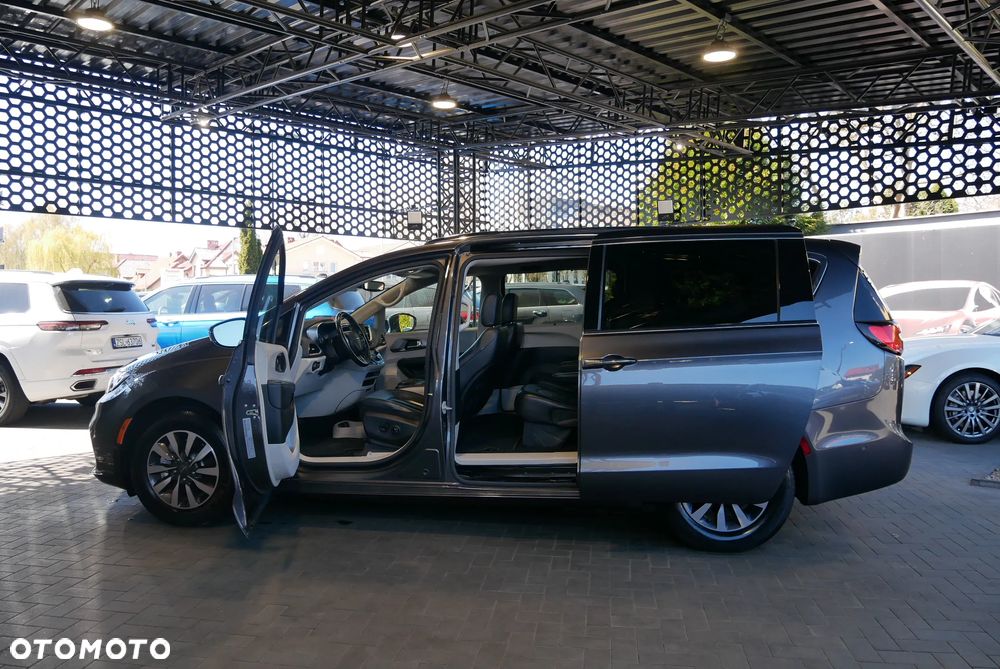 Chrysler Pacifica - 6