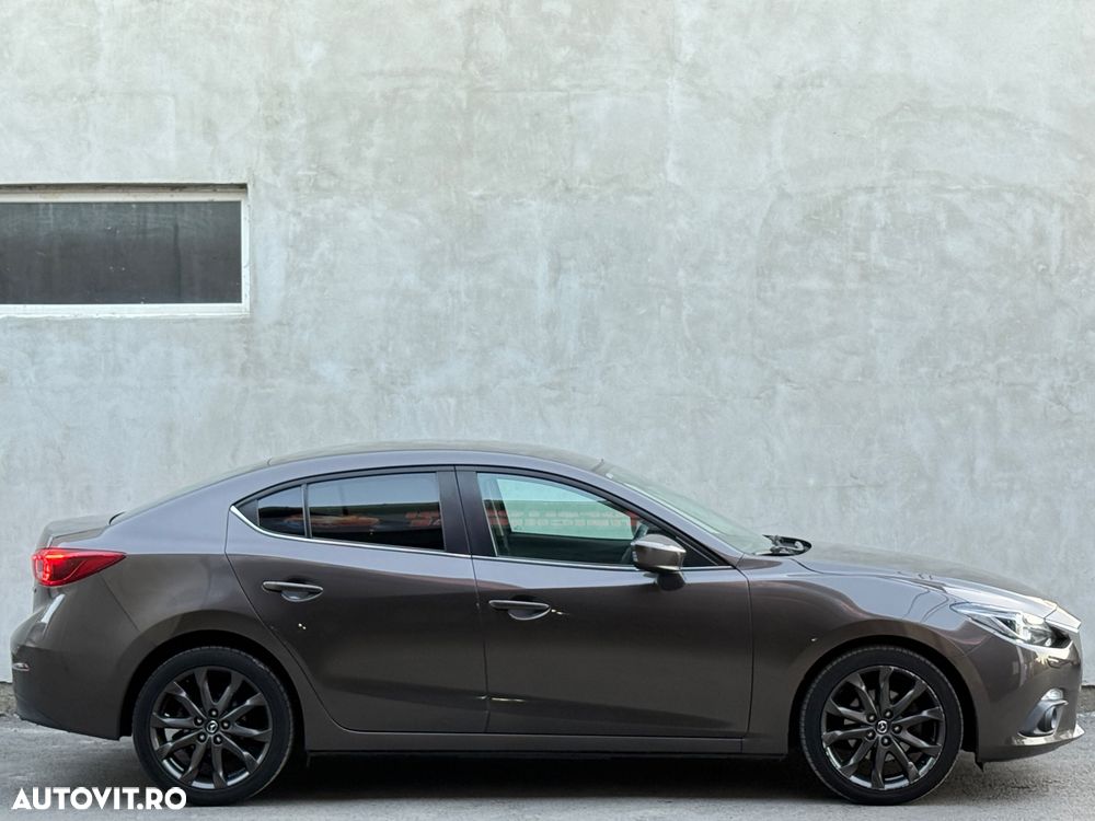 Mazda 3 - 8