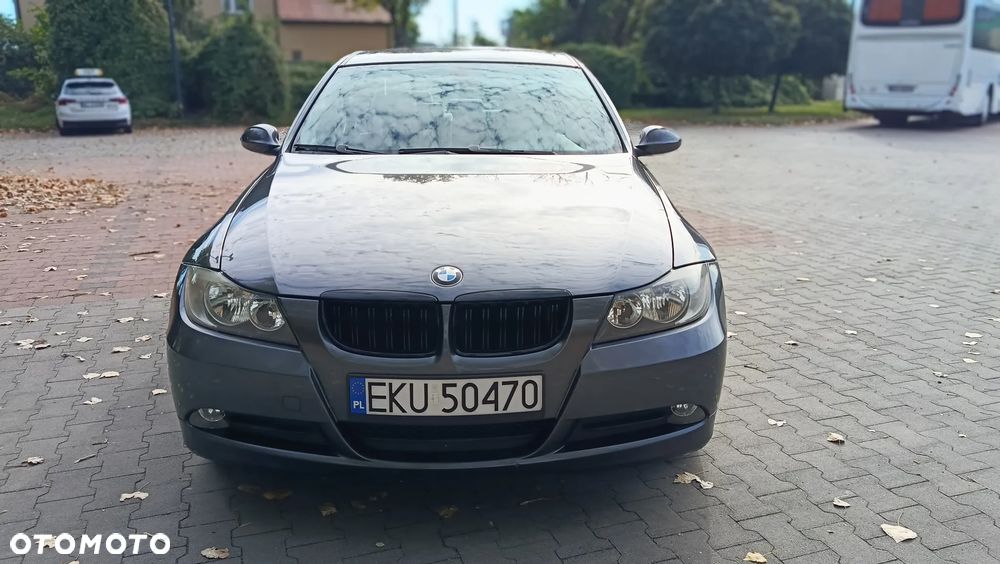 BMW Seria 3 318i - 25