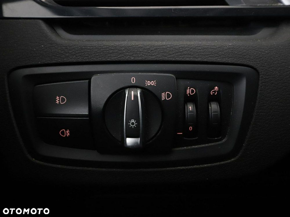 BMW X1 xDrive18d Advantage - 35