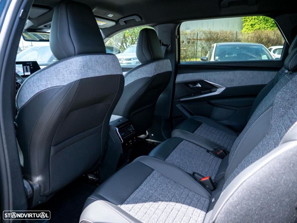 Peugeot E-5008 73 kWh Allure - 24