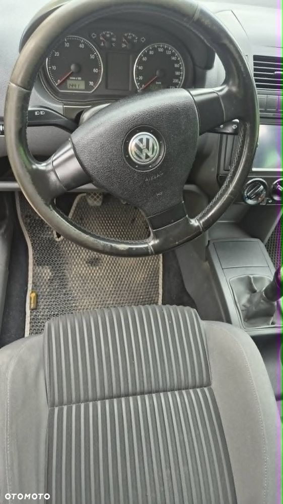 Volkswagen Polo 1.4 16V Trendline - 4