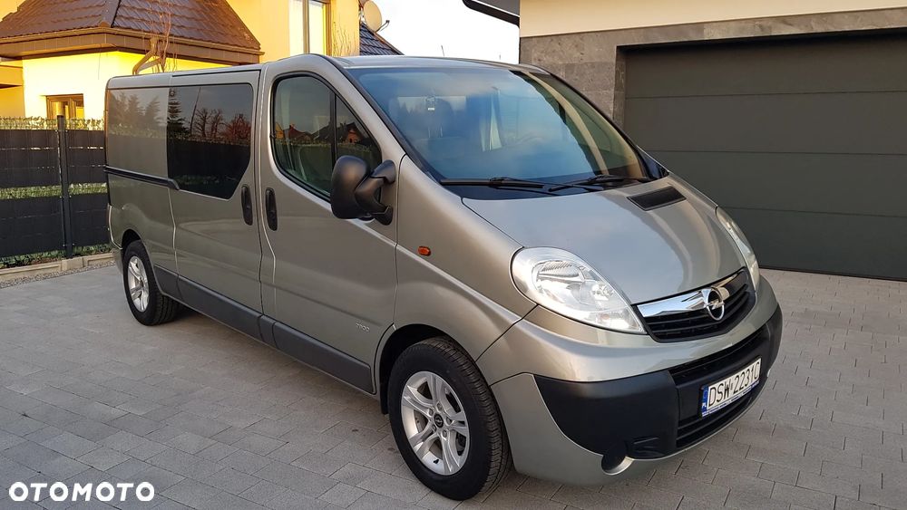 Opel Vivaro ver-2-0-tdci-titanium - 11