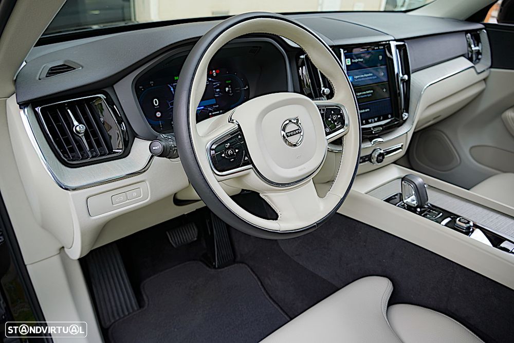 Volvo XC 60 2.0 T6 PHEV Plus Bright AWD - 28