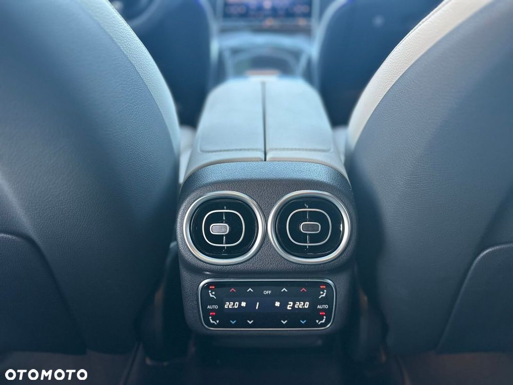 Mercedes-Benz GLC - 31