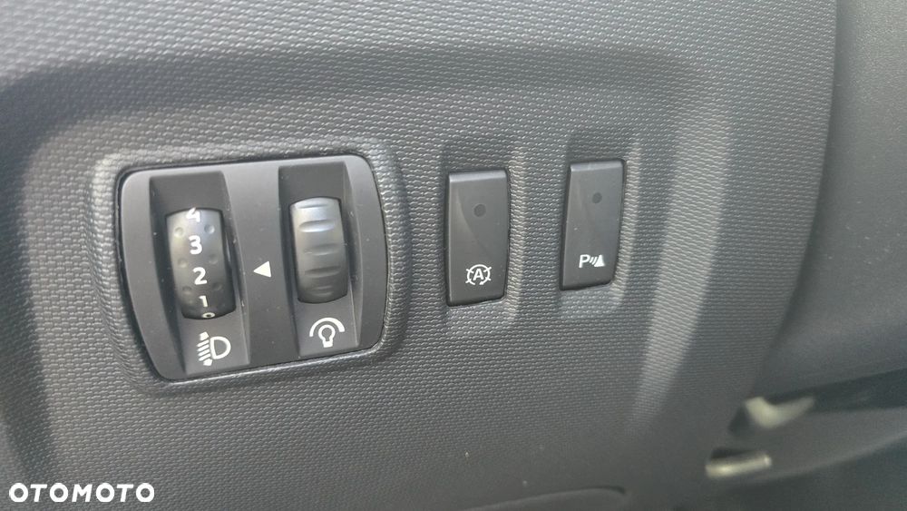Renault Captur 0.9 Energy TCe Life EU6 - 12