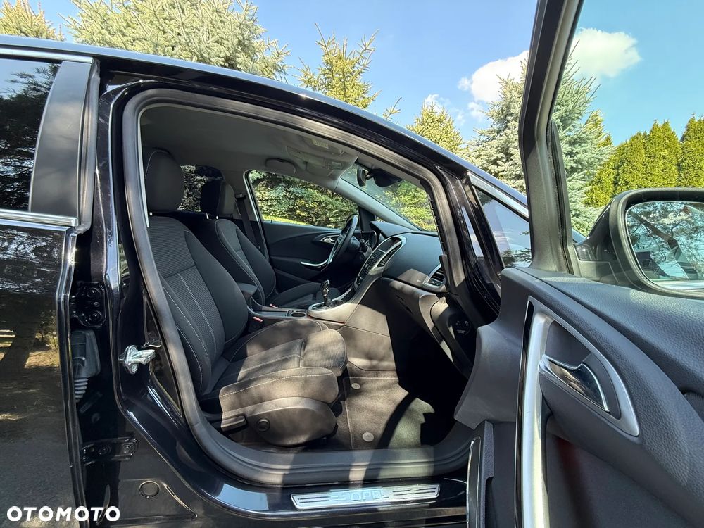 Opel Astra 1.4 Turbo Cosmo - 26