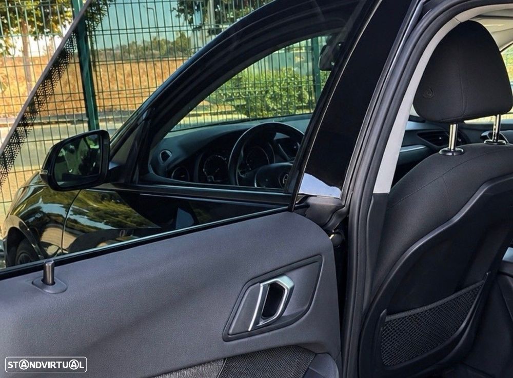 BMW 218 i Line Sport — fotografia 12