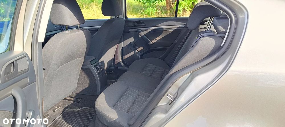 Skoda Octavia 1.6 Tour Classic - 9
