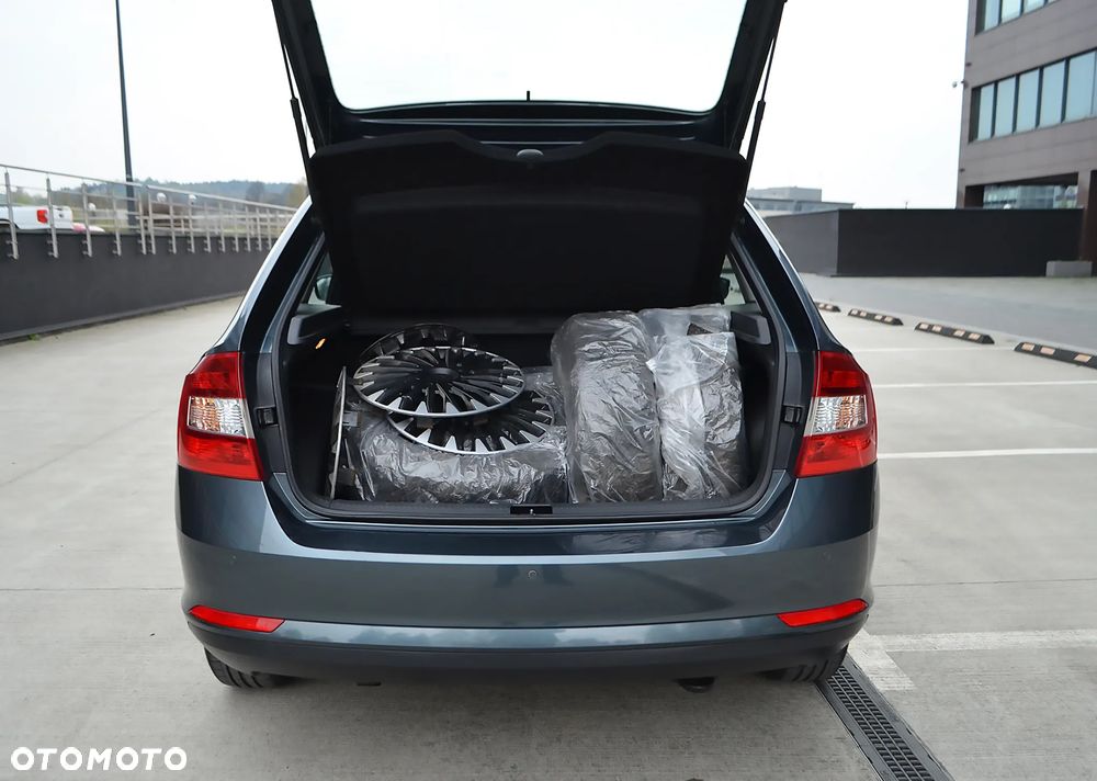 Skoda RAPID Spb 1.2 TSI Ambition - 17