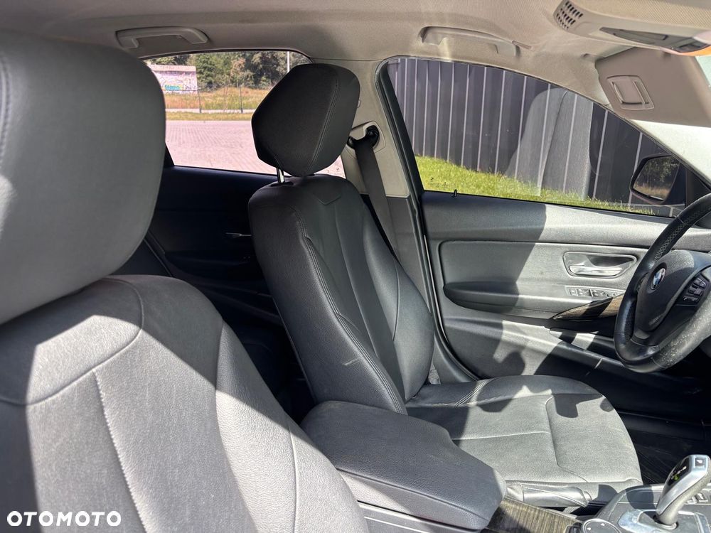 BMW Seria 3 320i xDrive - 8
