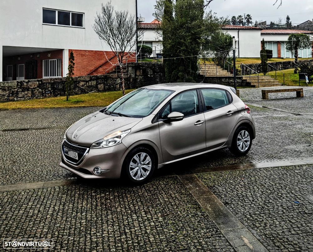 Peugeot 208 1.2 PureTech Signature EAT6 - 20