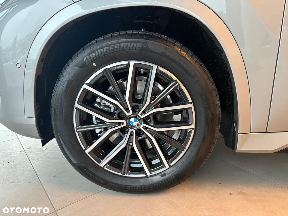 BMW iX1 eDrive20 66.5kWh M Sport Edition - 12