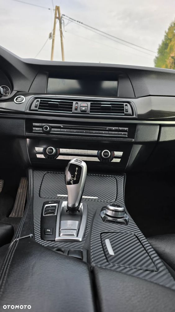 BMW Seria 5 525d - 27