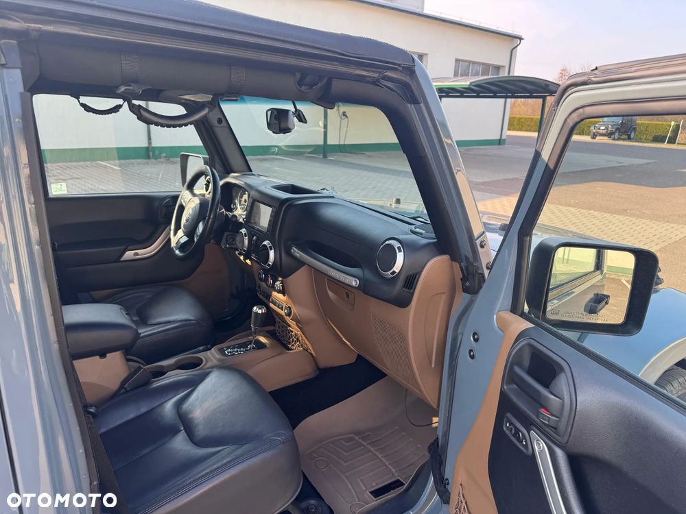Jeep Wrangler 3.6 Unlim Sahara - 6