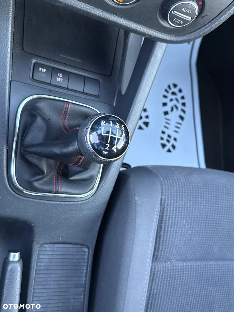 Volkswagen Jetta - 31