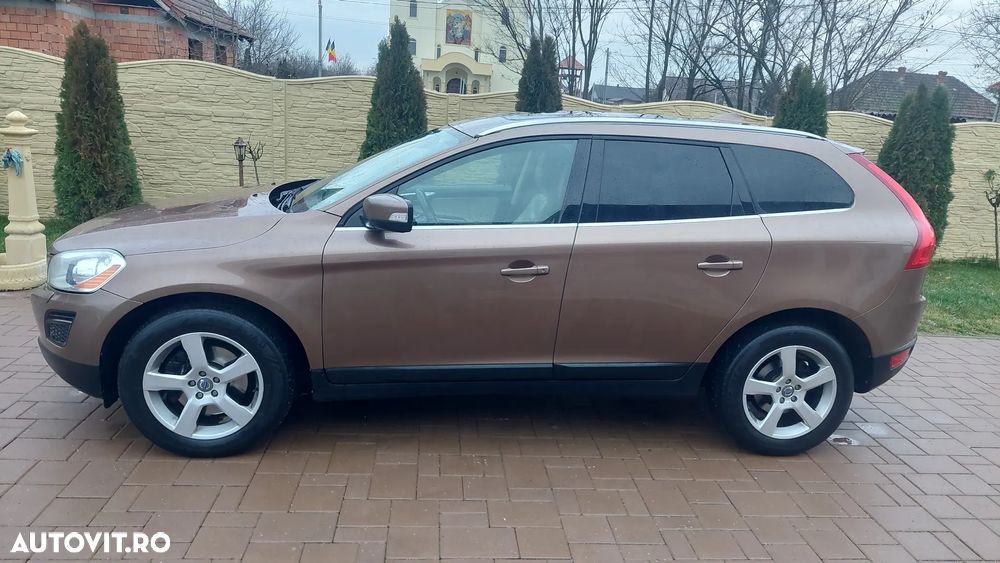 Volvo XC 60 D5 AWD Aut. Summum - 4