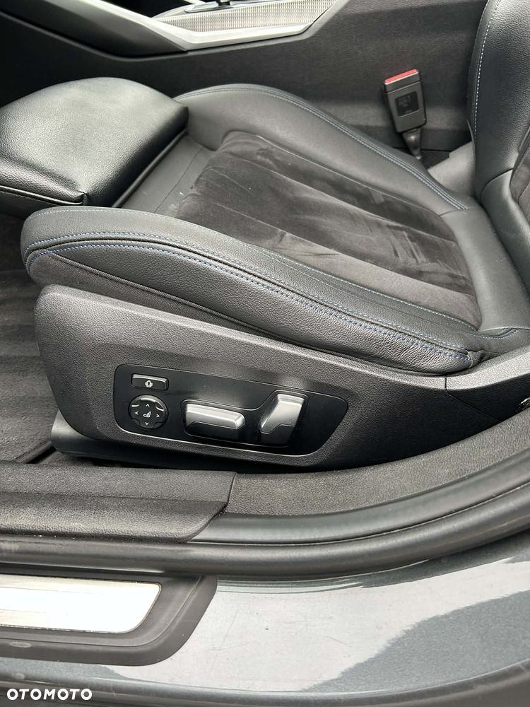 BMW Seria 3 320d M Sport - 20