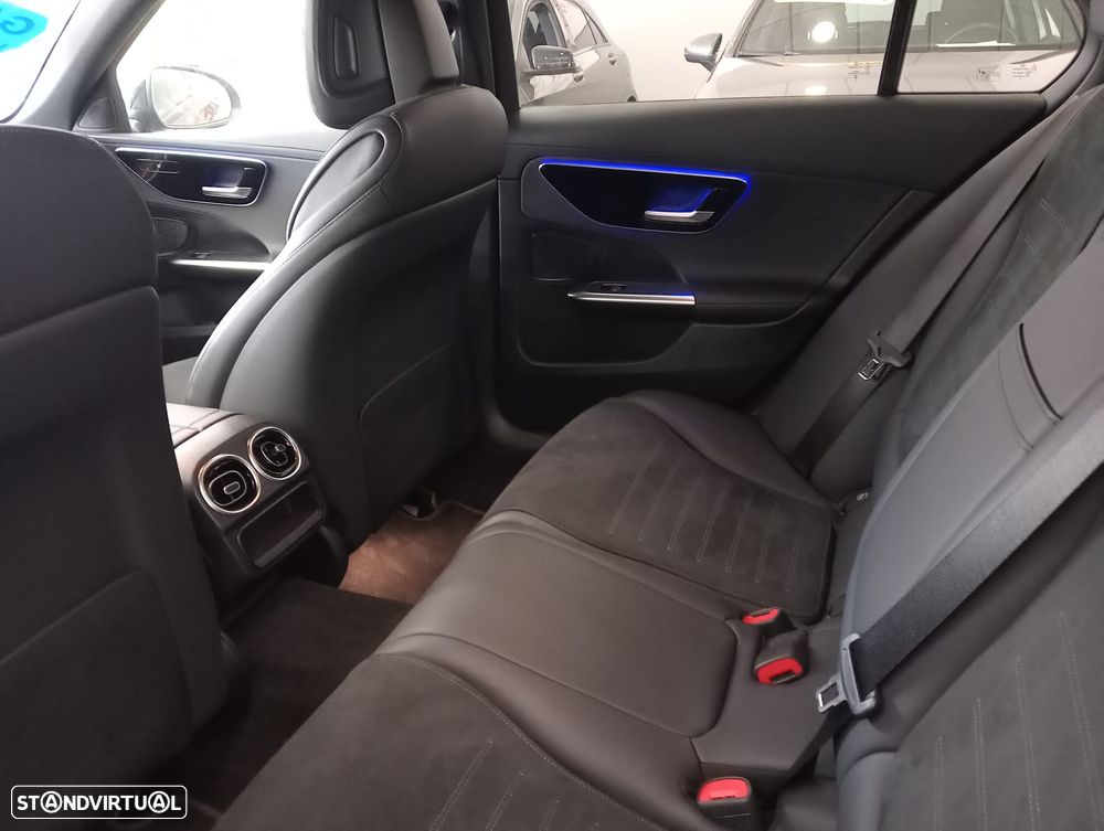 Mercedes-Benz C 300 e AMG Line - 26