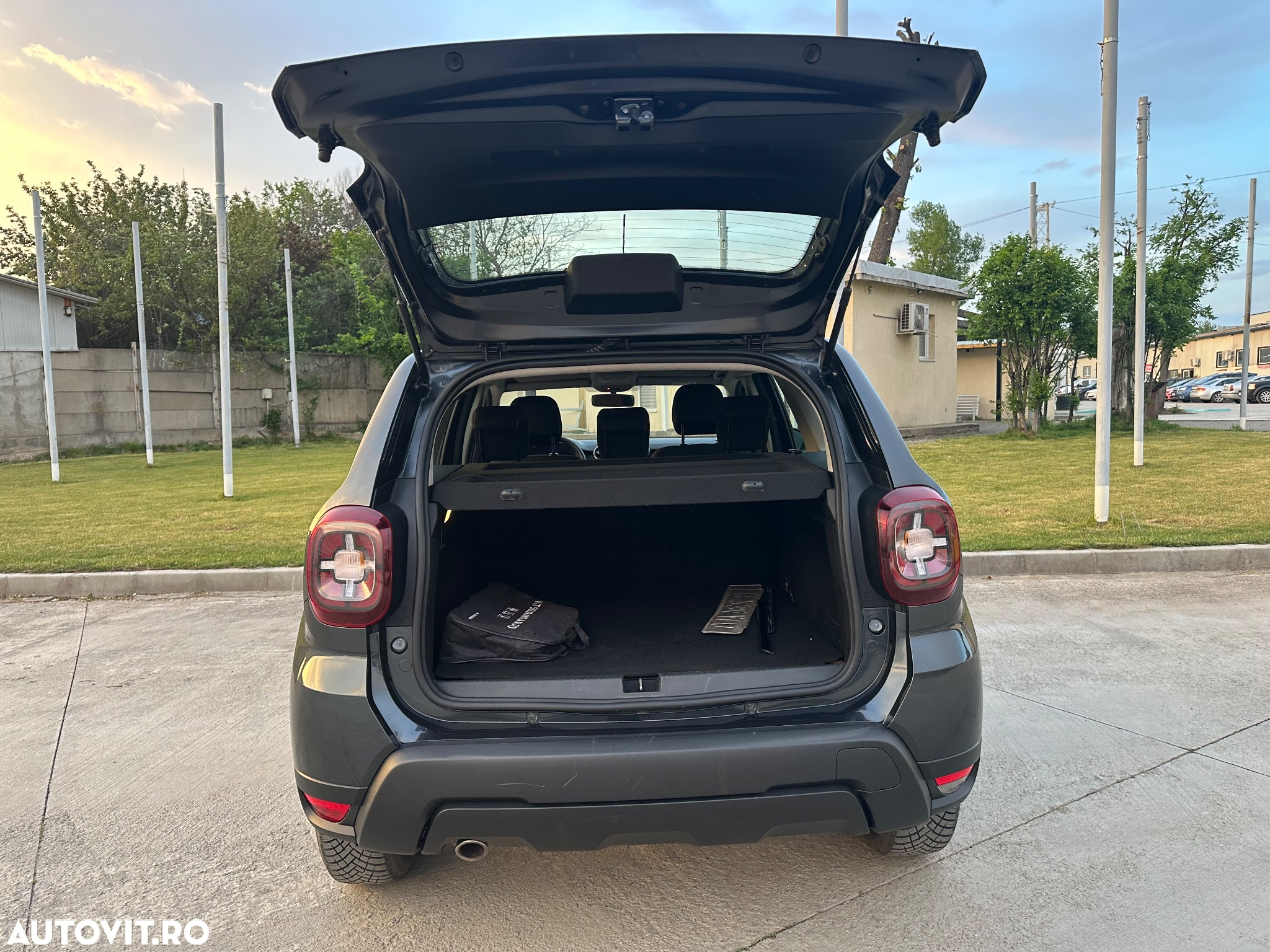 Dacia Duster 1.5 Blue dCi 4WD Essential - 14