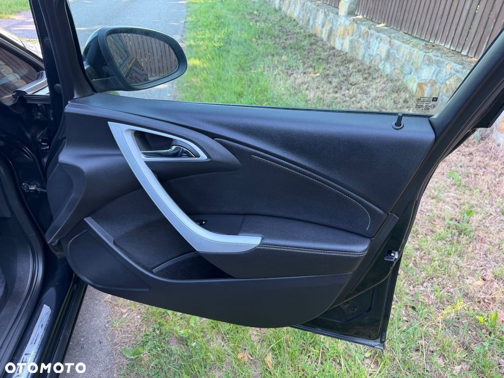 Opel Astra 1.4 Turbo 150 Jahre - 17