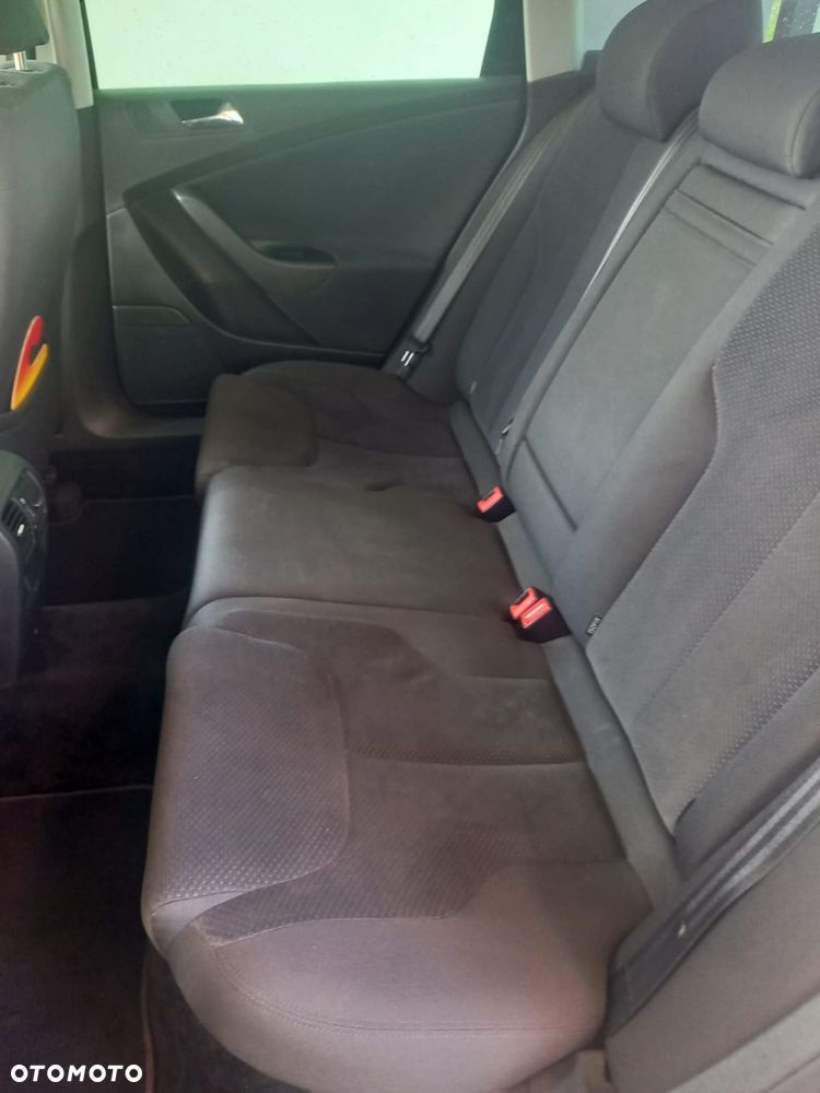 Volkswagen Passat 2.0 TDI Comfortline - 10