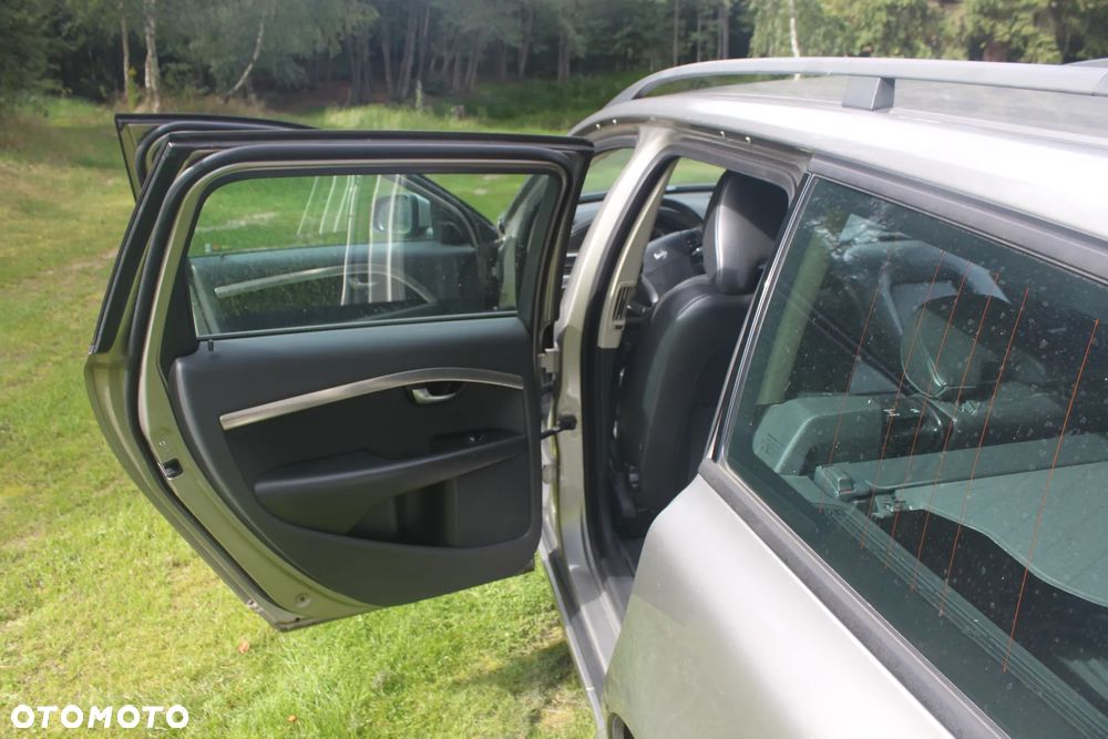 Volvo V70 2.4D Momentum - 11
