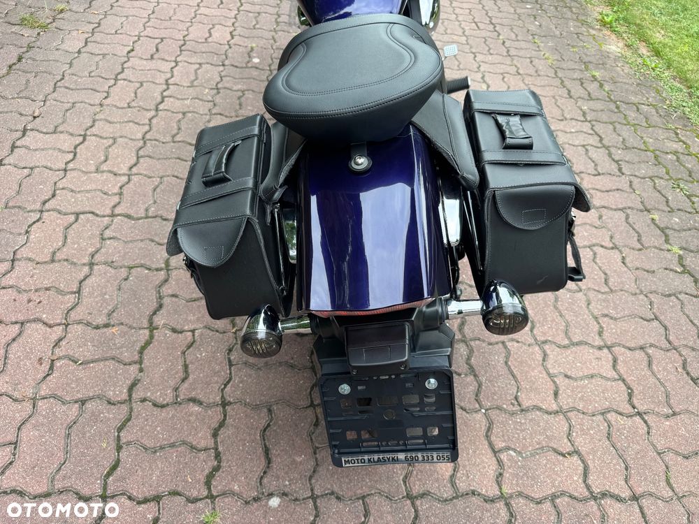 Suzuki Intruder - 16