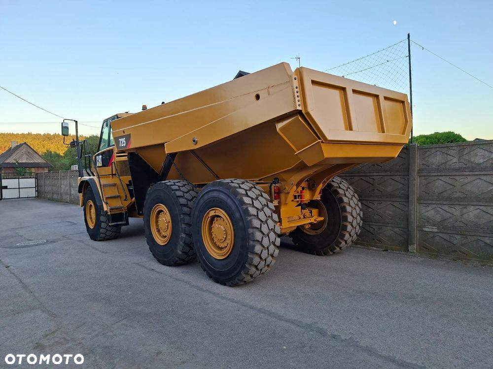 Caterpillar 725 - 5