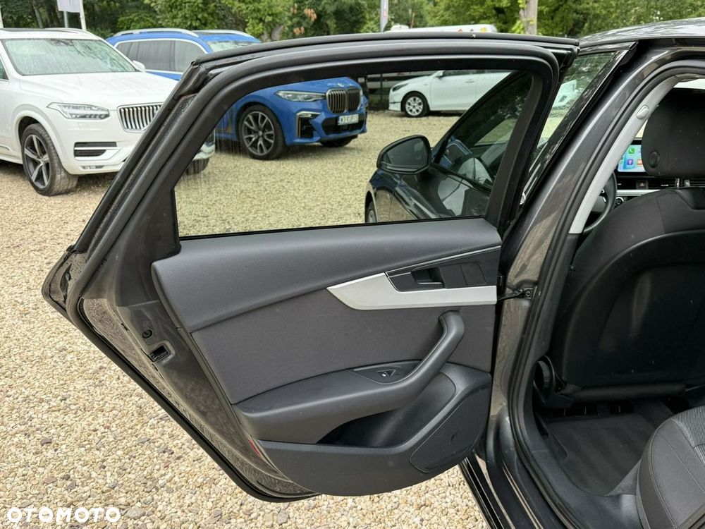 Audi A4 Limousine 35 TFSI mHEV S Line S tronic - 17