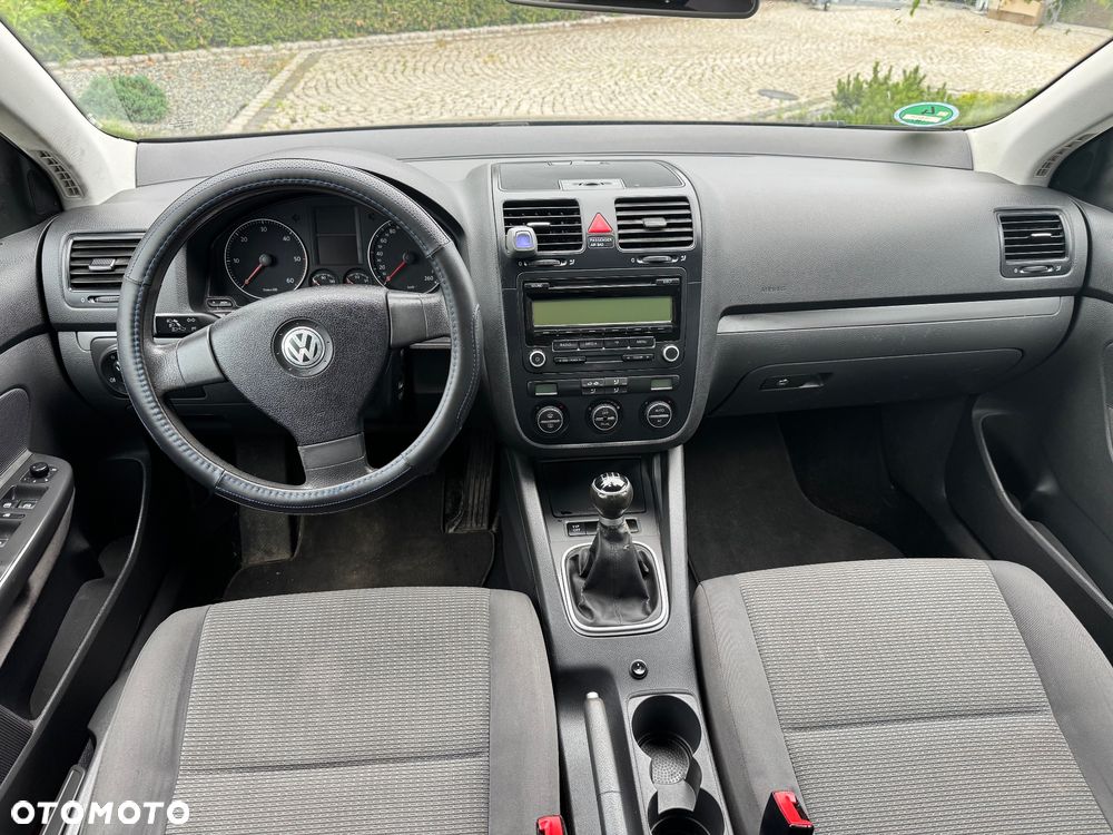 Volkswagen Golf - 24