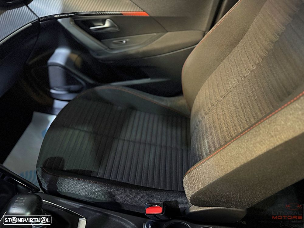 Peugeot 2008 1.2 PureTech Active - 21
