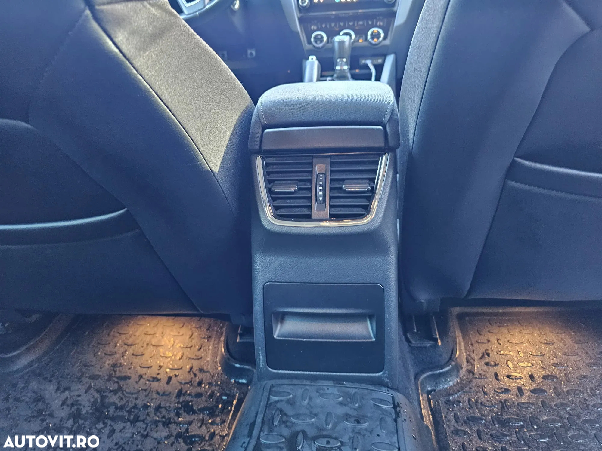 Skoda Octavia Combi Diesel 1.6 TDI DSG Style - 8