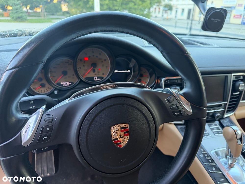 Porsche Panamera S - 14
